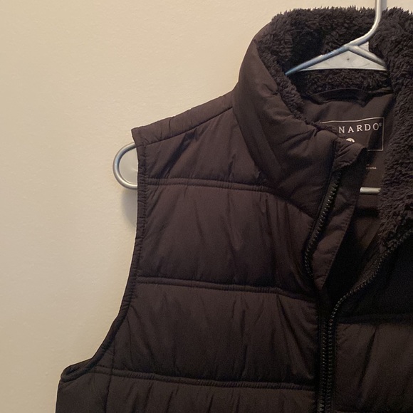 Bernardo Quilted Puffer Vest - Picture 6 of 13